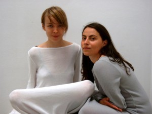 biala-szara-1